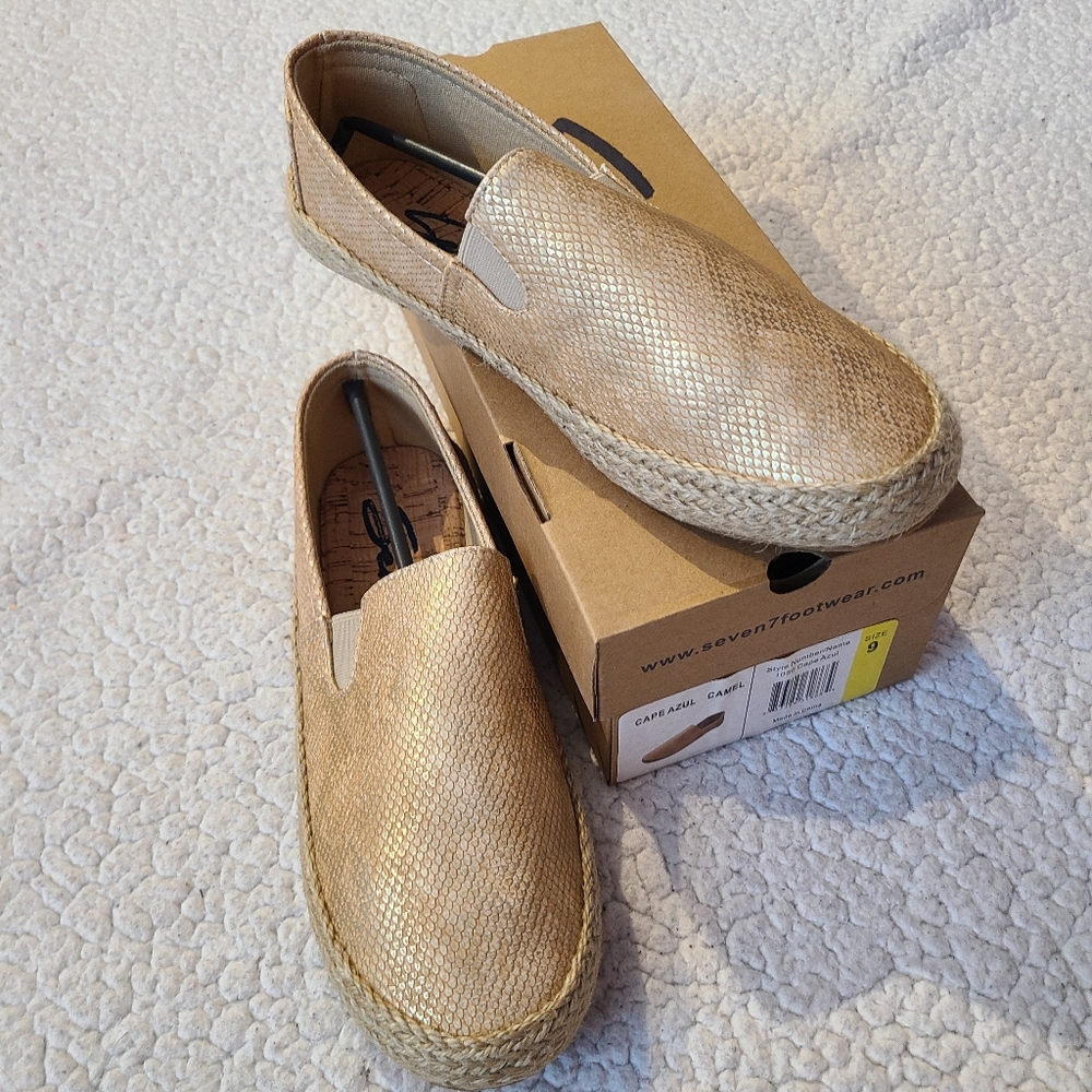 Seven7 - NIB - Cape Azul espadrille slide on